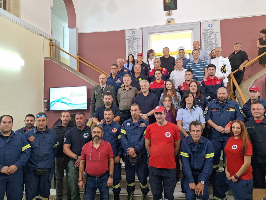 Στήριξη στις εθελοντικές ομάδες Πολιτικής Προστασίας με 137 νέες στολέςΣτήριξη στις εθελοντικές ομάδες Πολιτικής Προστασίας με 137 νέες στολές