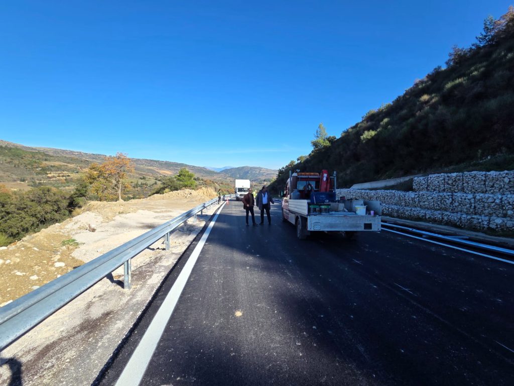 Στην κυκλοφορία ο δρόμος πρόσβασης προς τα Τρίκαλα Κορινθίας και το Χιονοδρομικό Κέντρο Ζήρειας