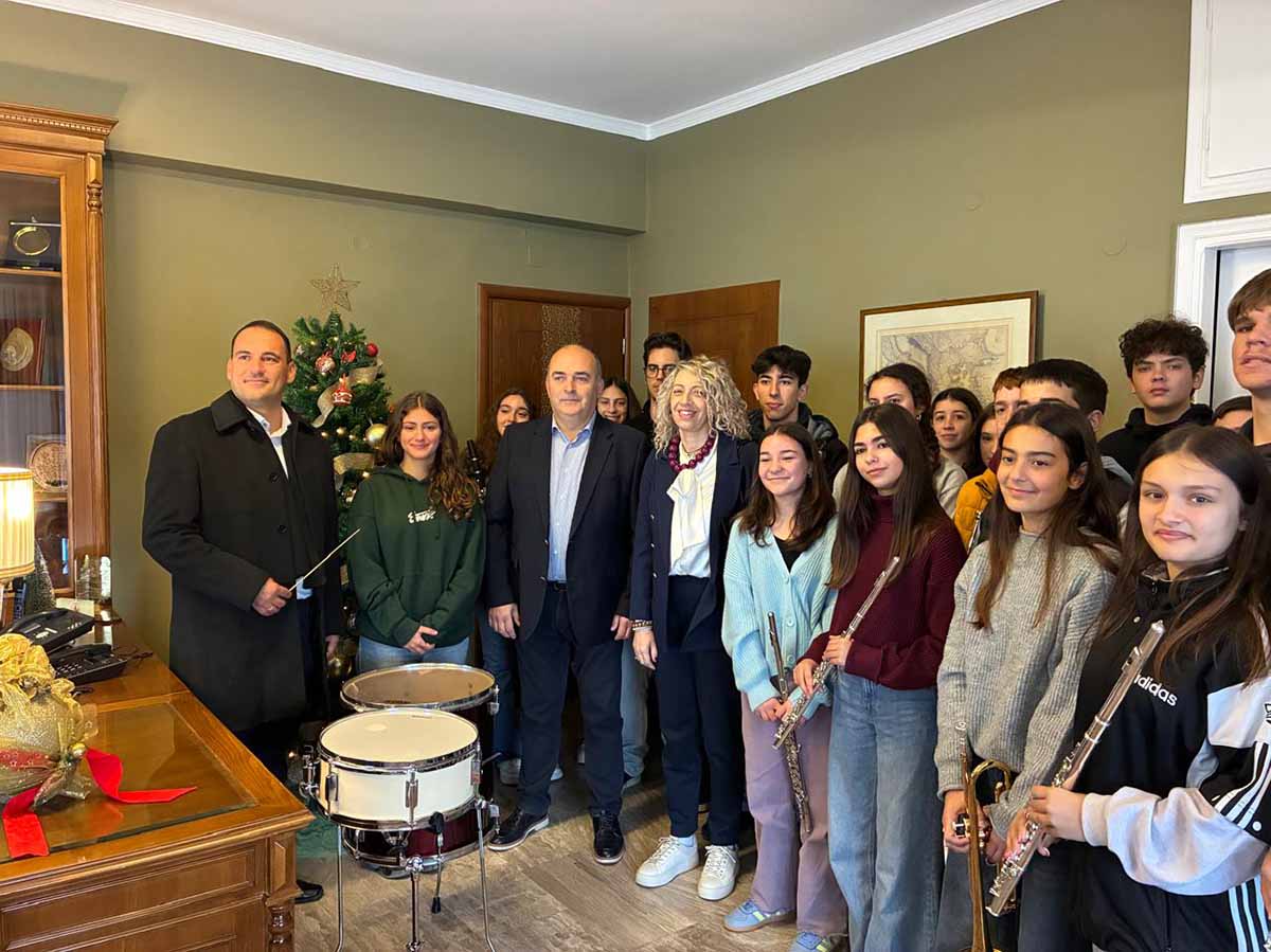 Χριστουγεννιάτικες μελωδίες από το Μουσικό Σχολείο στην ΠΕ Αργολίδας 2