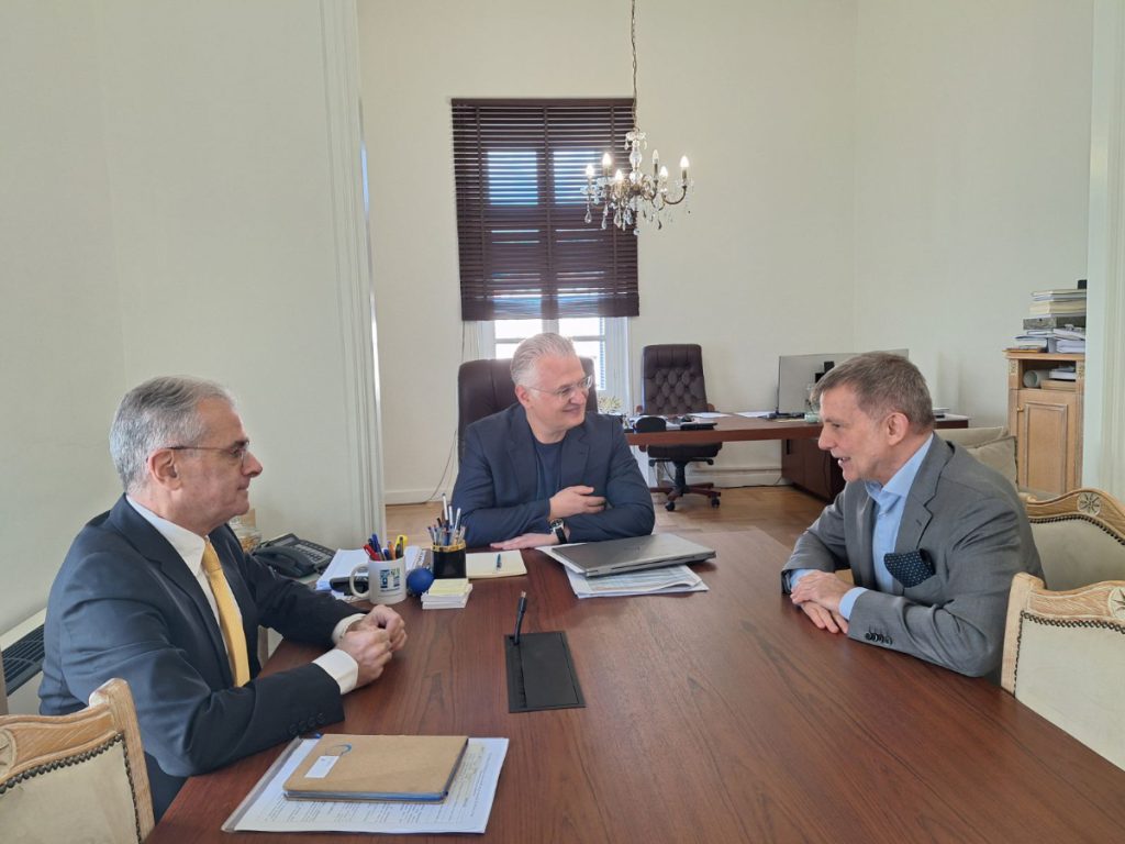 sinantisi ergasias 1