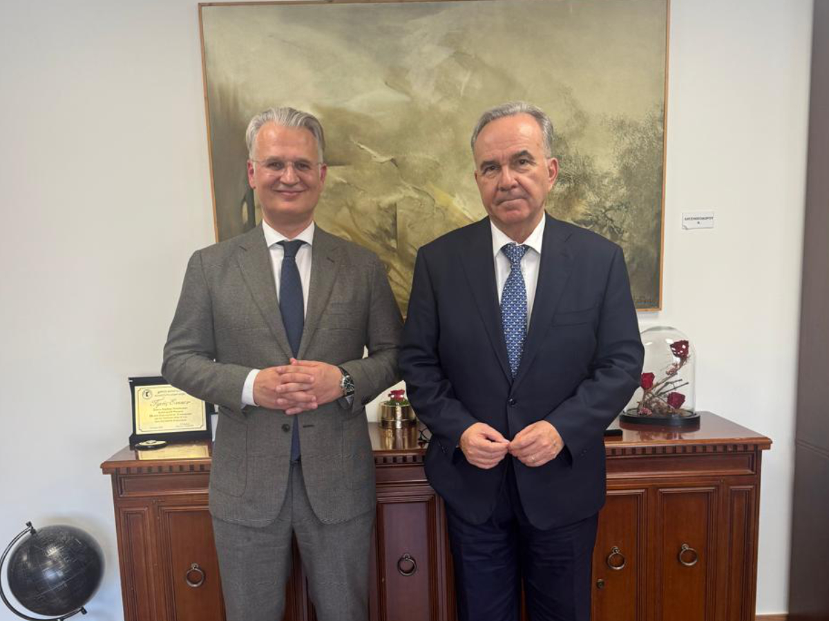 Συνάντηση εργασίας με τον Αναπληρωτή Υπουργό Εθνικής Οικονομίας και Οικονομικών Νίκο Παπαθανάση πραγματοποίησε, την Τρίτη 3 Μαρτίου, στην Αθήνα ο Περιφερειάρχης Πελοποννήσου Δημήτρης Πτωχός