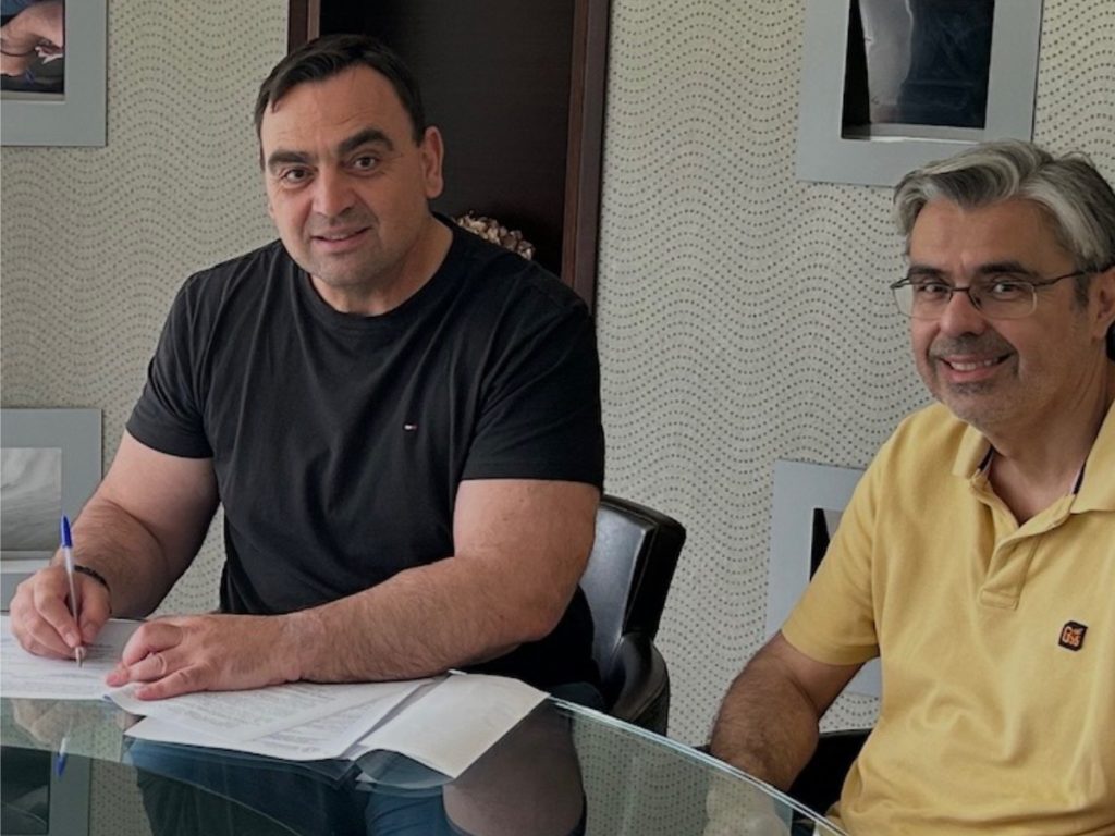 Υπογράφηκε η σύμβαση για τον καθαρισμό πρανών, οχετών και ερεισμάτων του οδικού δικτύου της Π.Ε. Λακωνίας