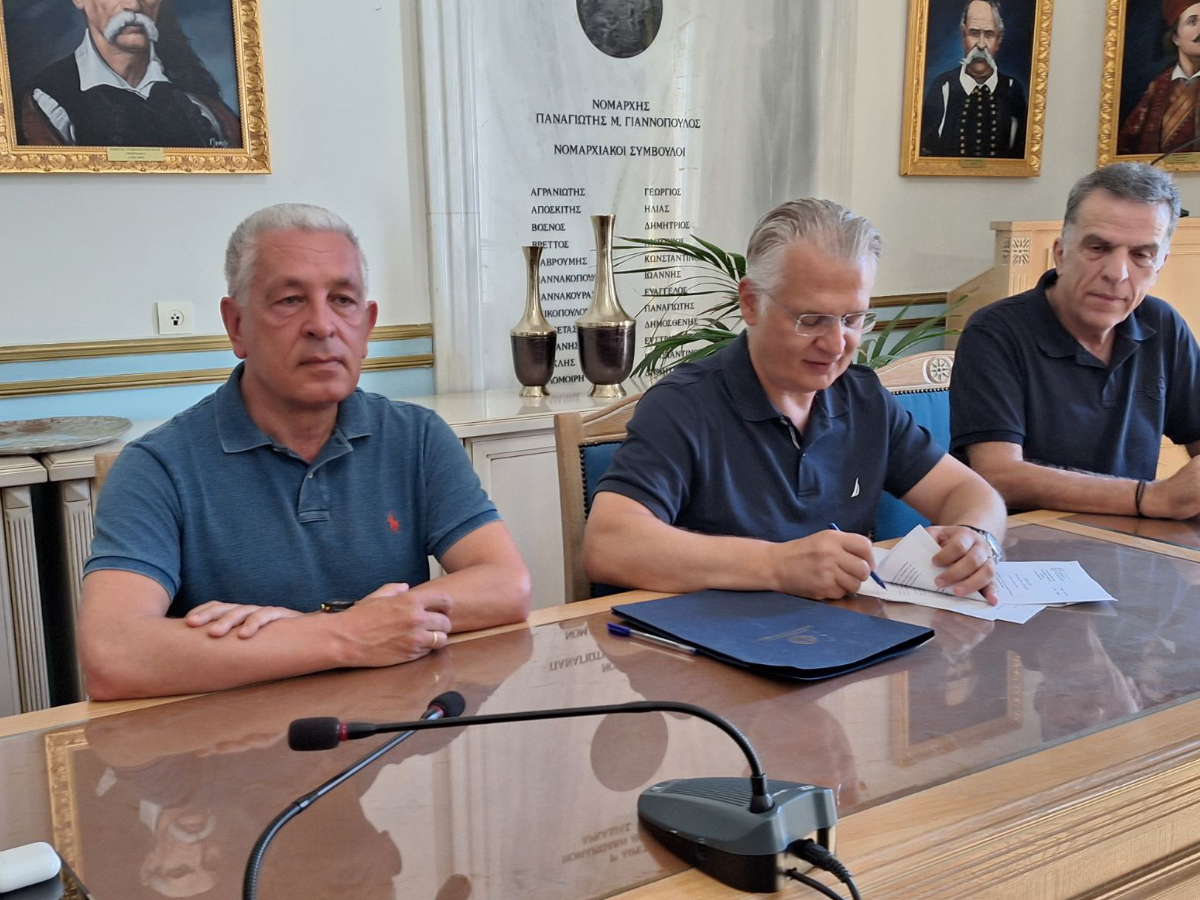 Υπεγράφη η σύμβαση για την αποκατάσταση δύο ΧΑΔΑ 2 - Υπεγράφη η σύμβαση για την αποκατάσταση δύο ΧΑΔΑ