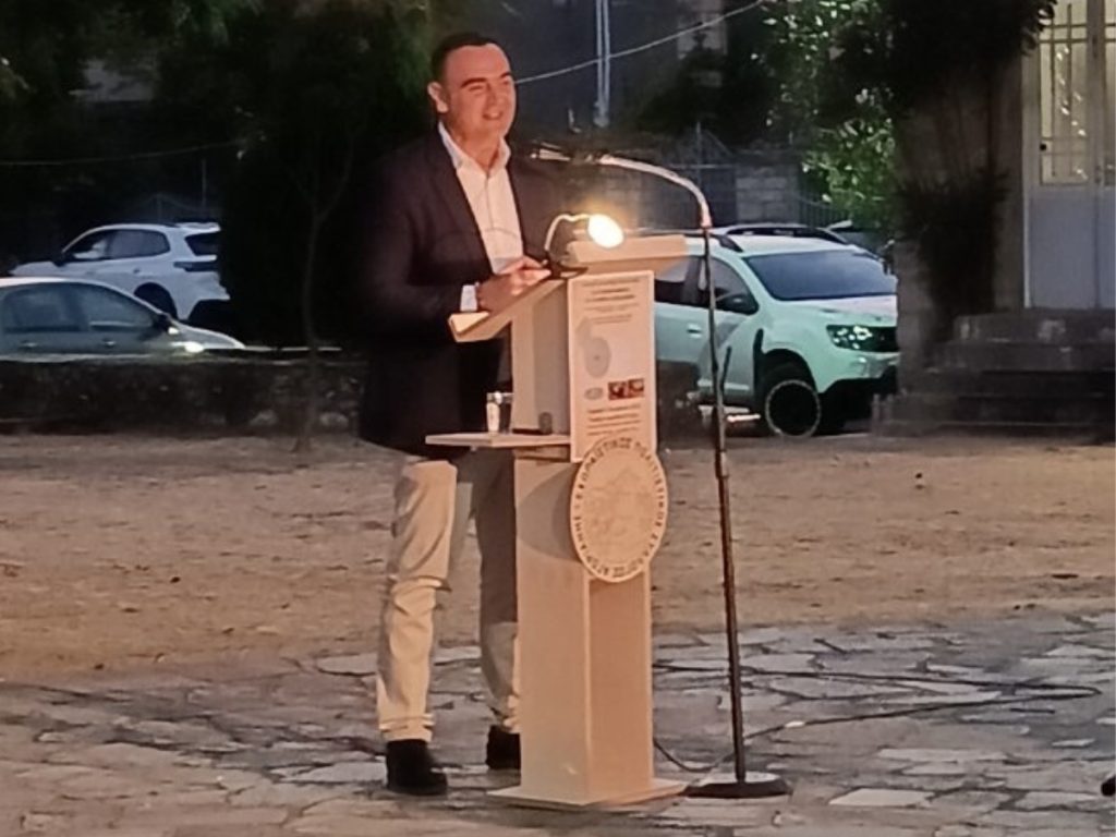 ΑΓΟΡΙΑΝΗ Φ6